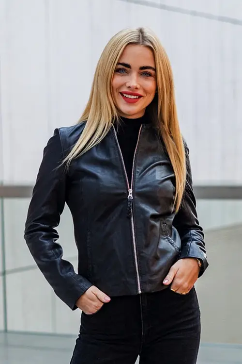 Dámská kožená bunda černá barvy