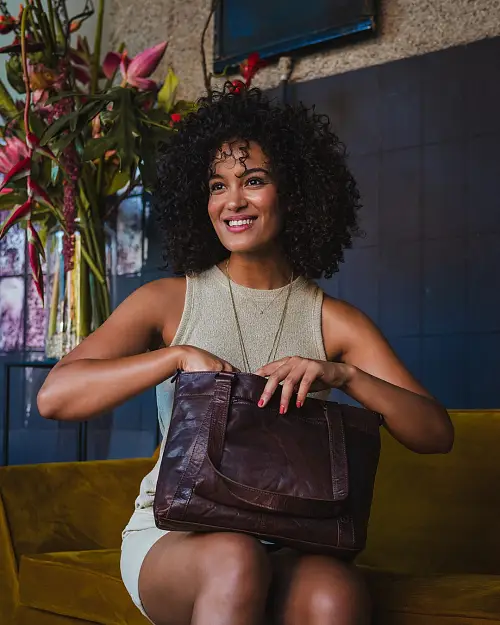 Tmavě hnědá kožená kabelka SPIKES & SPARROW