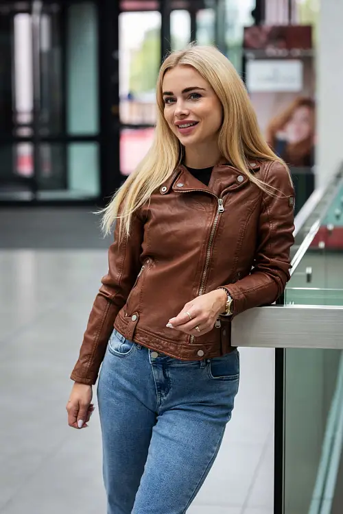 Hnědý dámský kožený křivák