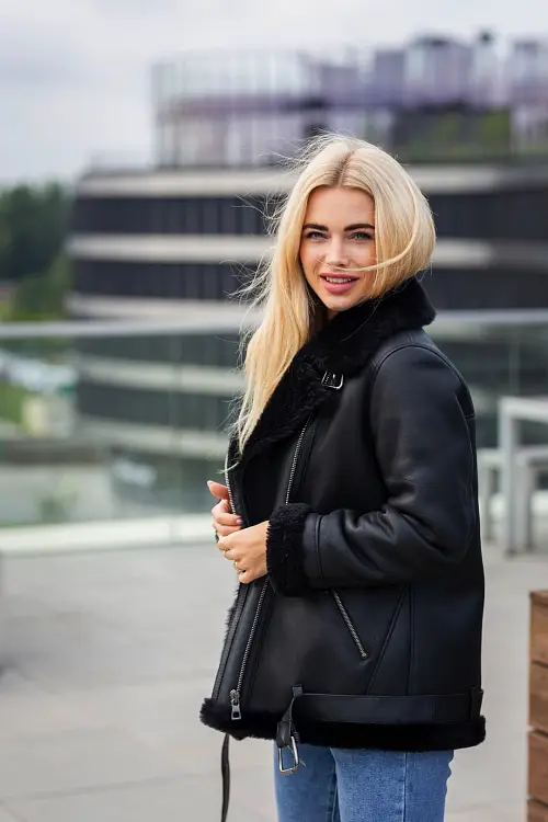 Dámská černá kožešinová pilotka oversize. Kožich, dubeňák RENATA