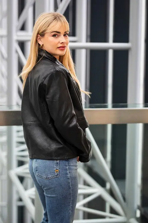 Krátká kožená bunda s límcem GWElfi Black
