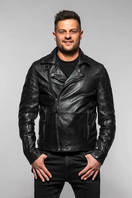 Pánský kožený křivák černé barvy