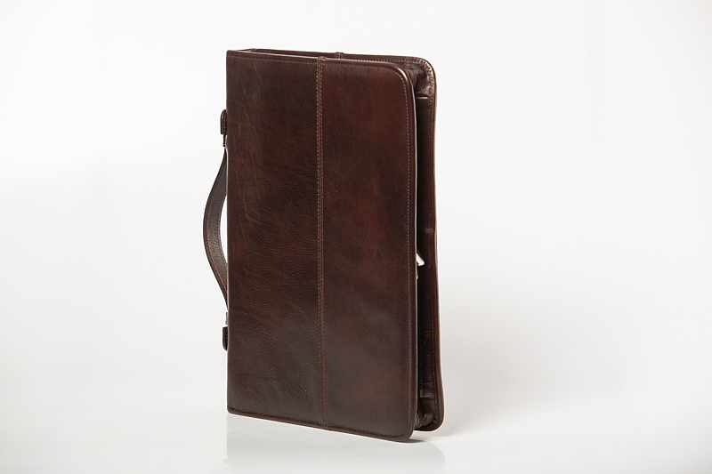 Pánská hnědá spisovka Sněžka Náchod