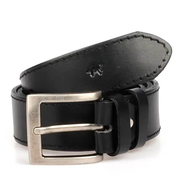 černý koženy opasek