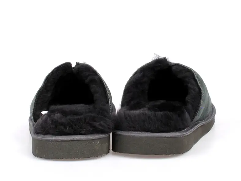 Kožené šedé domácí pantofle s beránkem