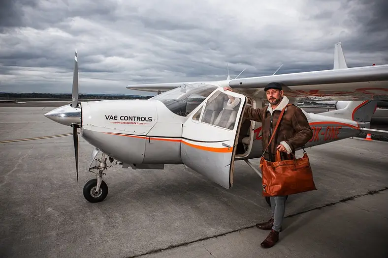 Hnědá cestovní kožená taška SPIKES & SPARROW