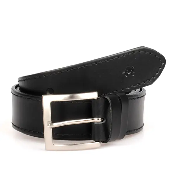 černý koženy opasek