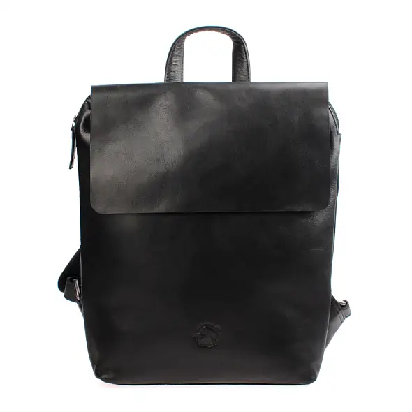černý městský kožený batoh 