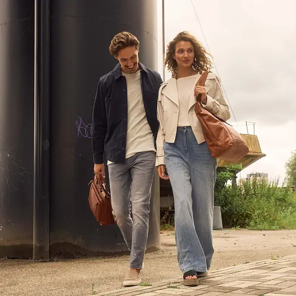 černý kožený křivák 5.jpg