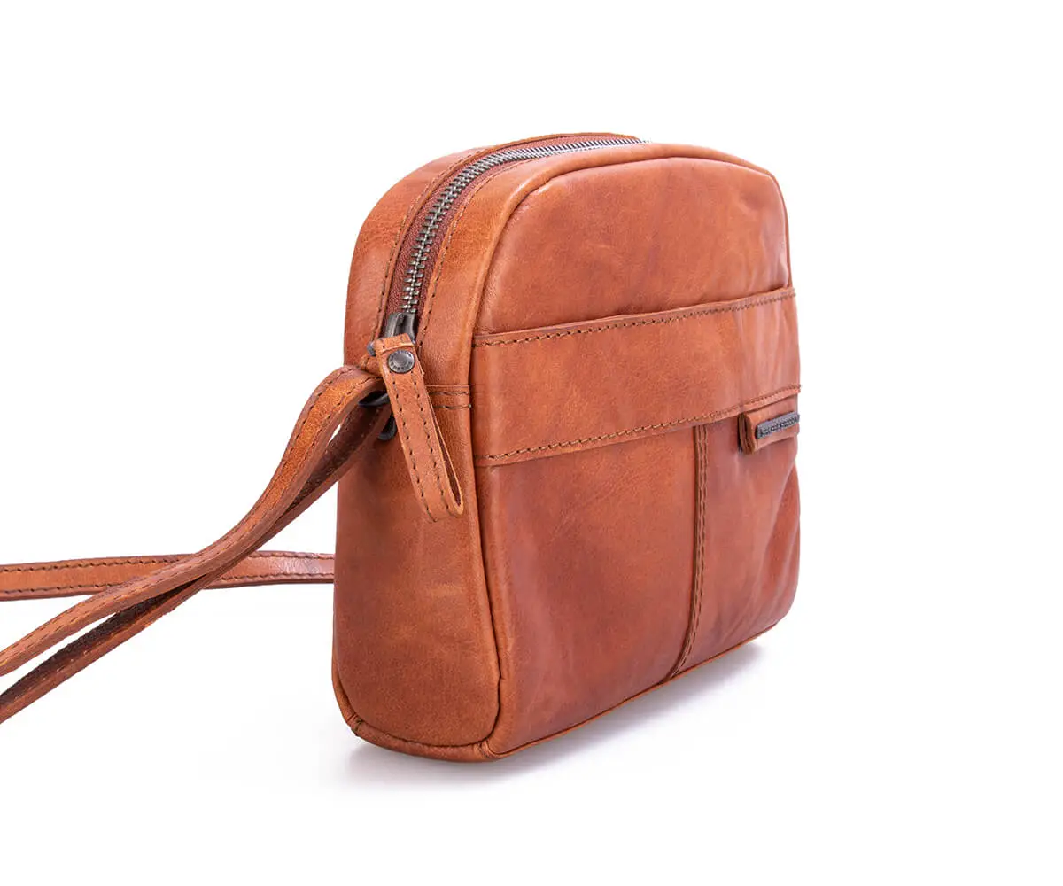 Hnědá kožená kabelka SPIKES & SPARROW