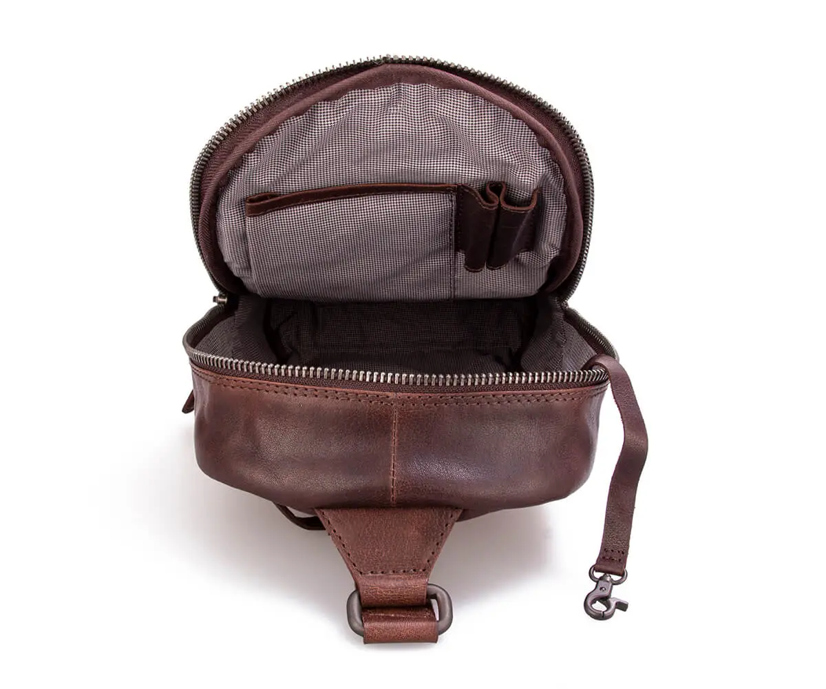 Kožený brandy batoh s jedním popruhem SPIKES & SPARROW