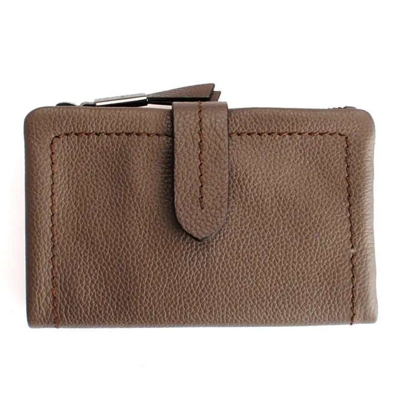 šeda kožená peněženka