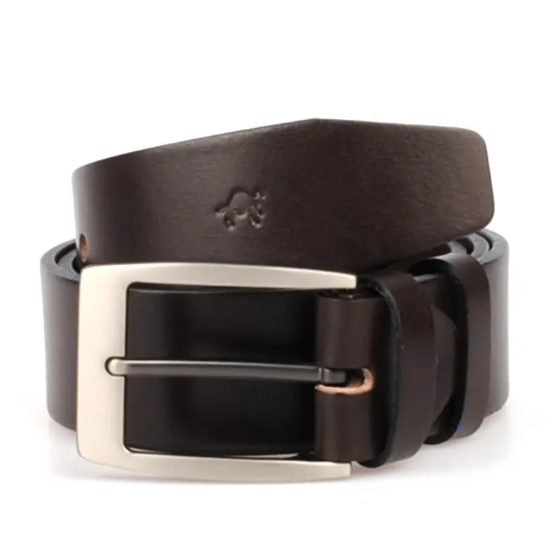 hnědý koženy opasek