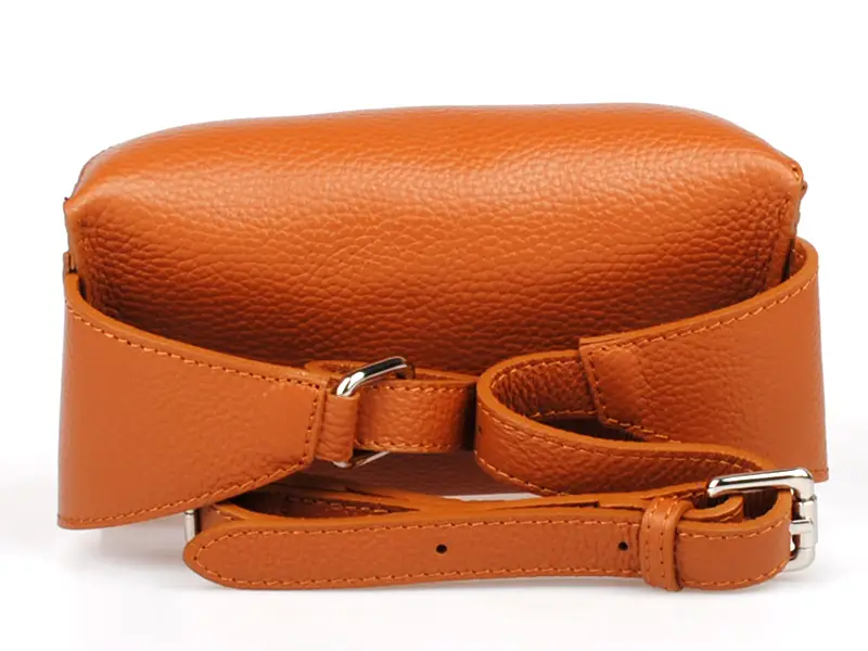 Hnědá kožená ledvinka