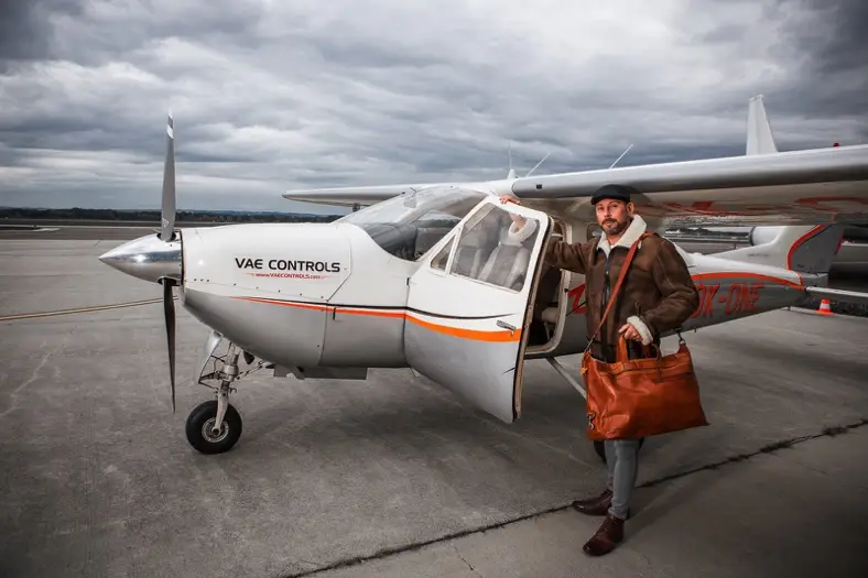 Černá cestovní kožená taška SPIKES & SPARROW