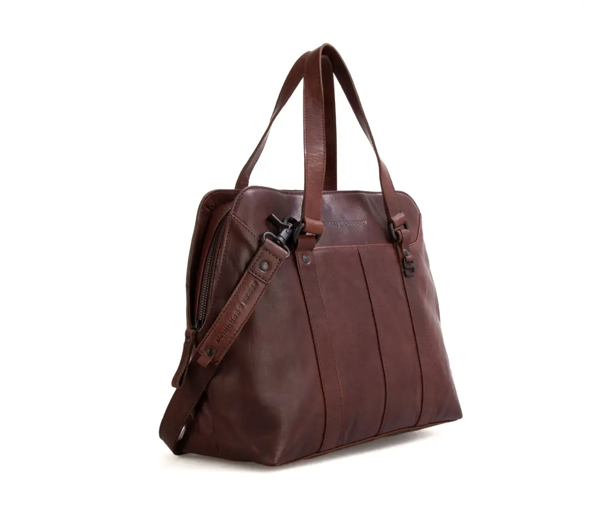 Shella LNV red 1.jpg