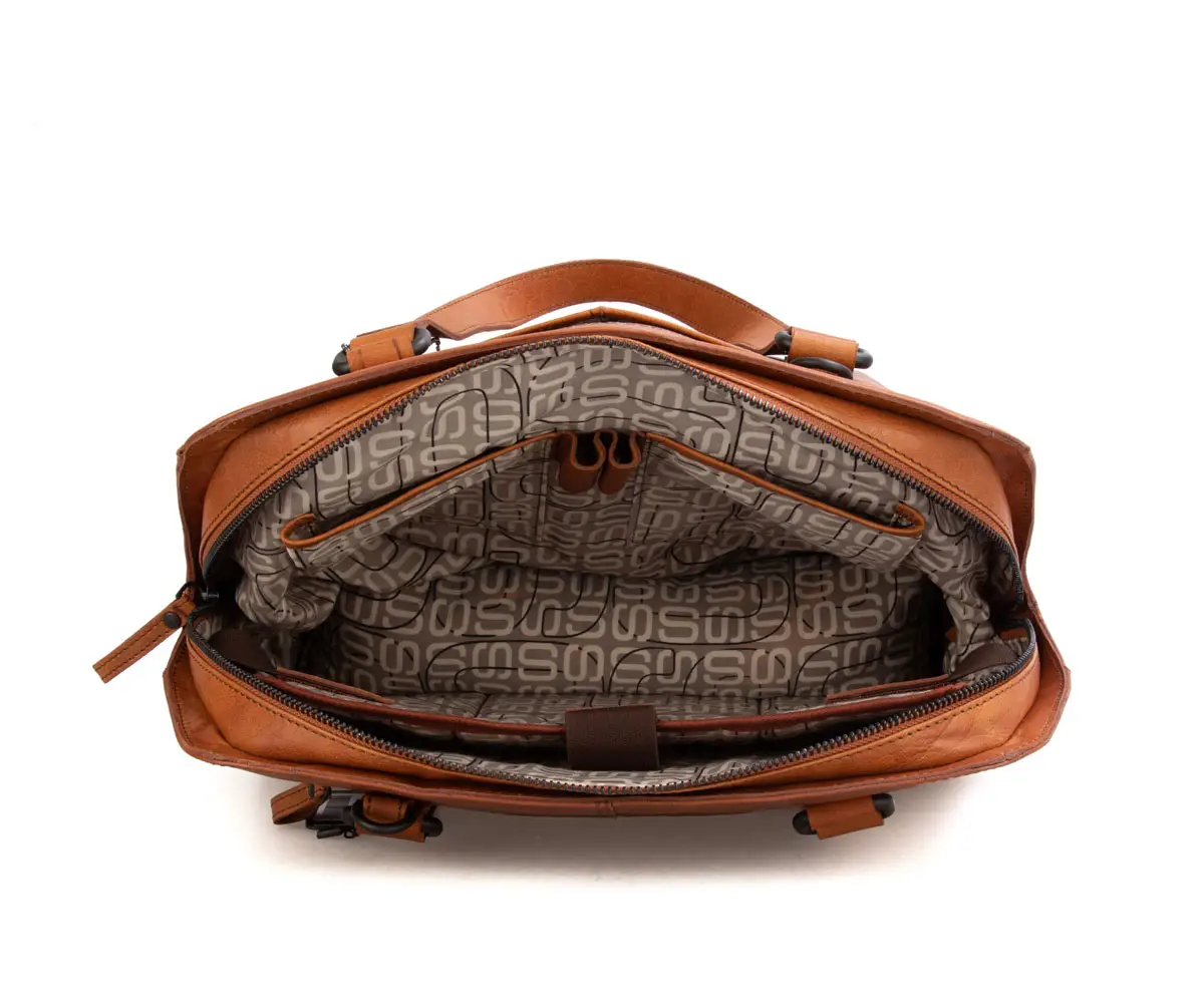 Shella LNV red 1.jpg