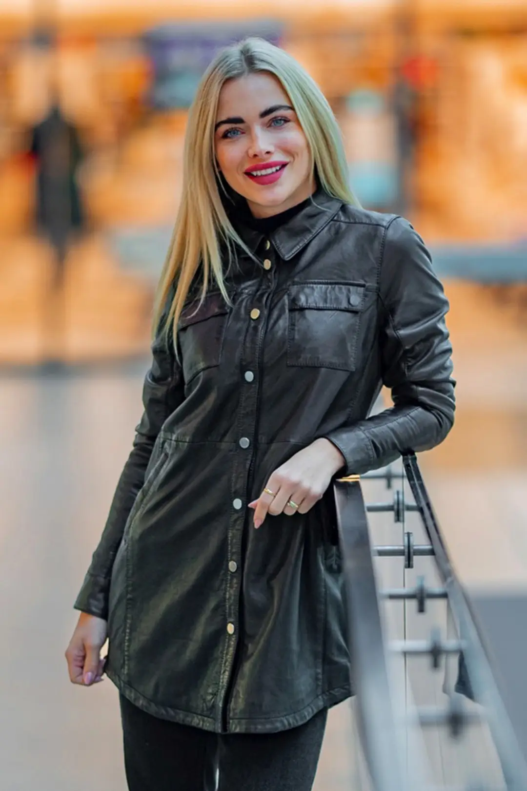 dámsky kozeny cerny kabatek