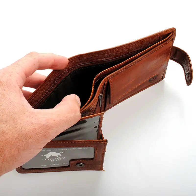 Velká cognac pánská kožená peněženka se zápinkou DIVOKY BYK